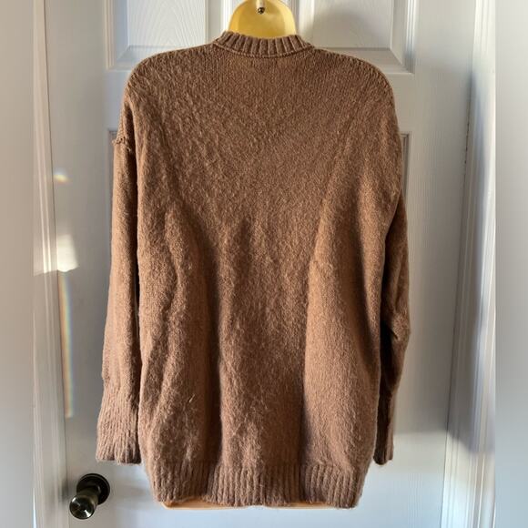 Wild Fable Light Brown Oversized sweater Woman’s Small V-Neck Pullover Warm - Picture 3 of 9